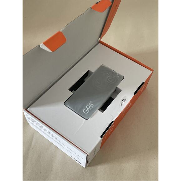 TV Stick - 8K ULTRA HD Set Top Box - 5G Android 13 - NEW - Includes HDMI Cable - Picture 3 of 3